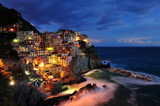 Poza zilei: Manarola in amurg, fotografie de Paul Hogie