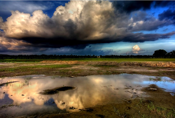 Atacul norilor, fotografie de Soumya Bandyopadhyay