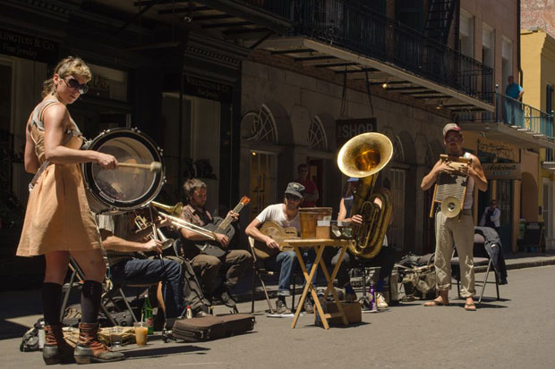 Muzica de strada, fotografie de Robert Davies